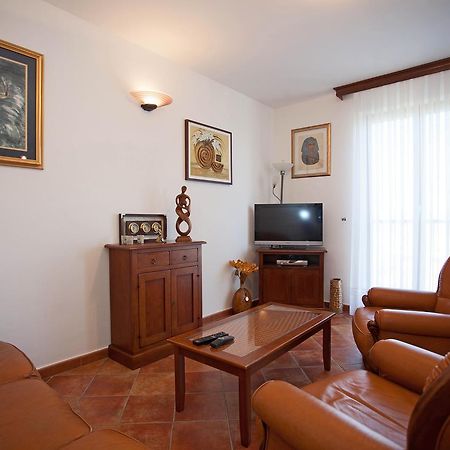 Apartment Pia Ровінь Екстер'єр фото