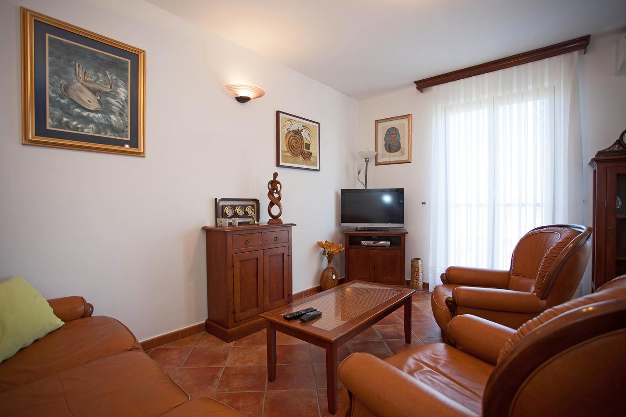 Apartment Pia Ровінь Екстер'єр фото