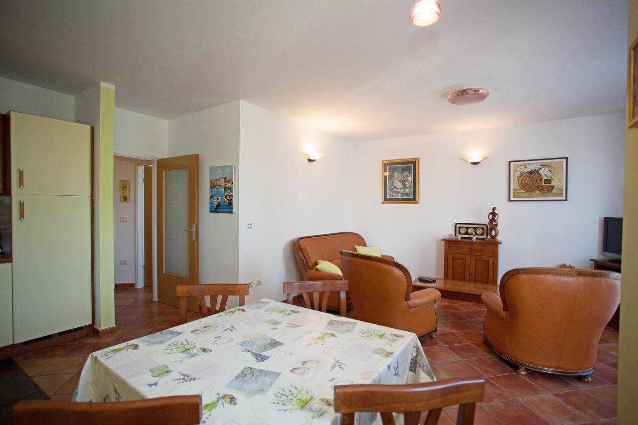 Apartment Pia Ровінь Екстер'єр фото
