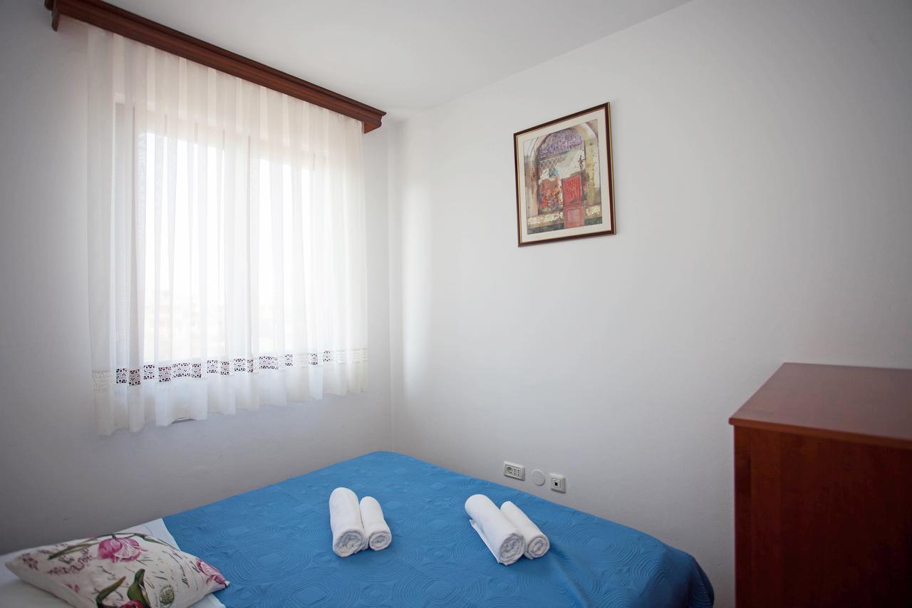 Apartment Pia Ровінь Екстер'єр фото