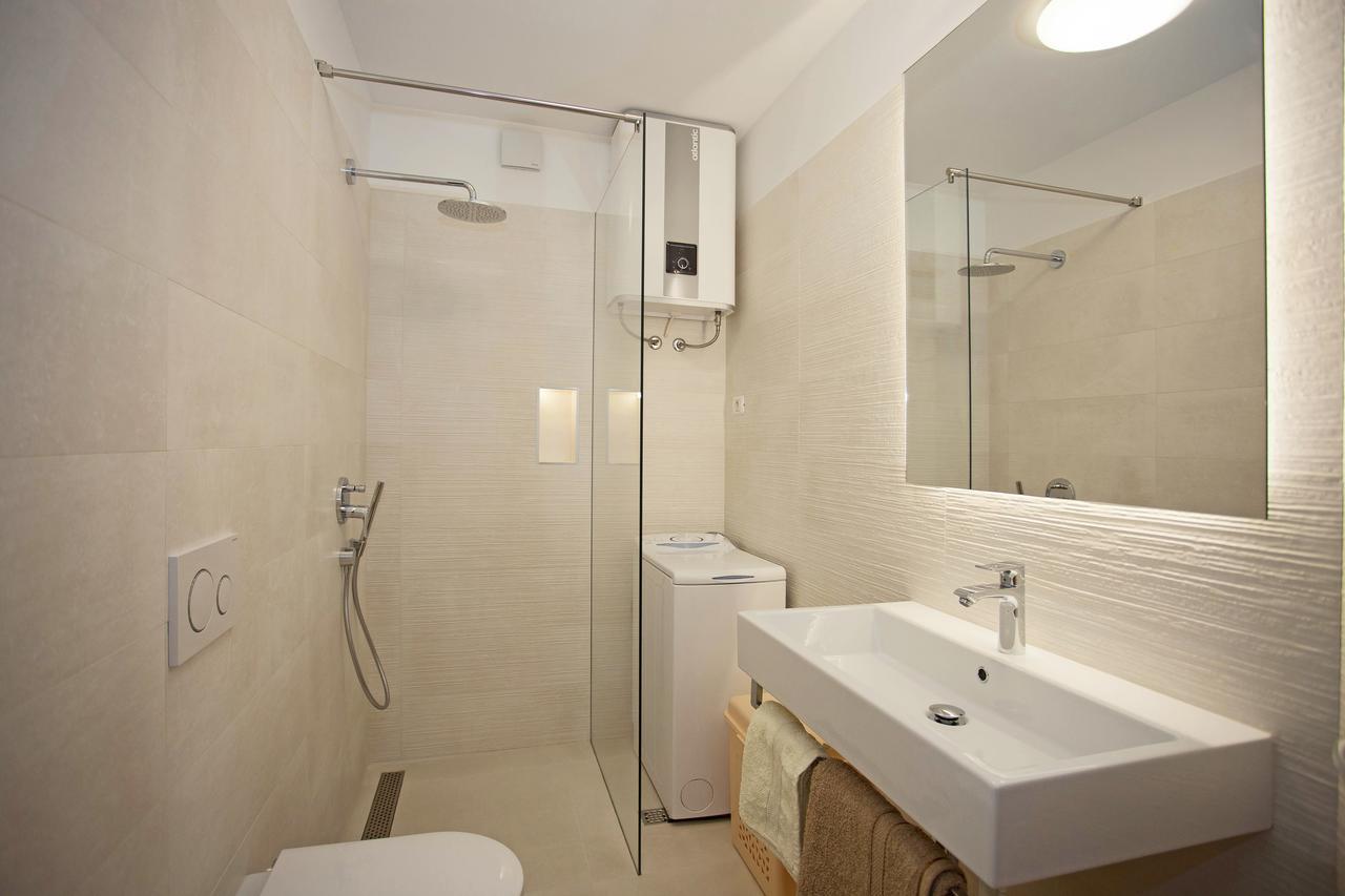 Apartment Pia Ровінь Екстер'єр фото