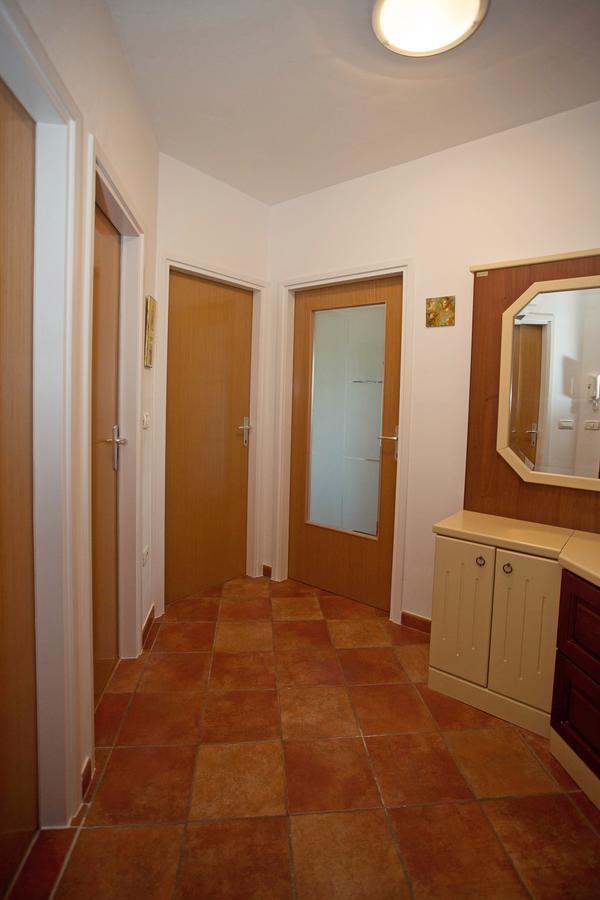 Apartment Pia Ровінь Екстер'єр фото