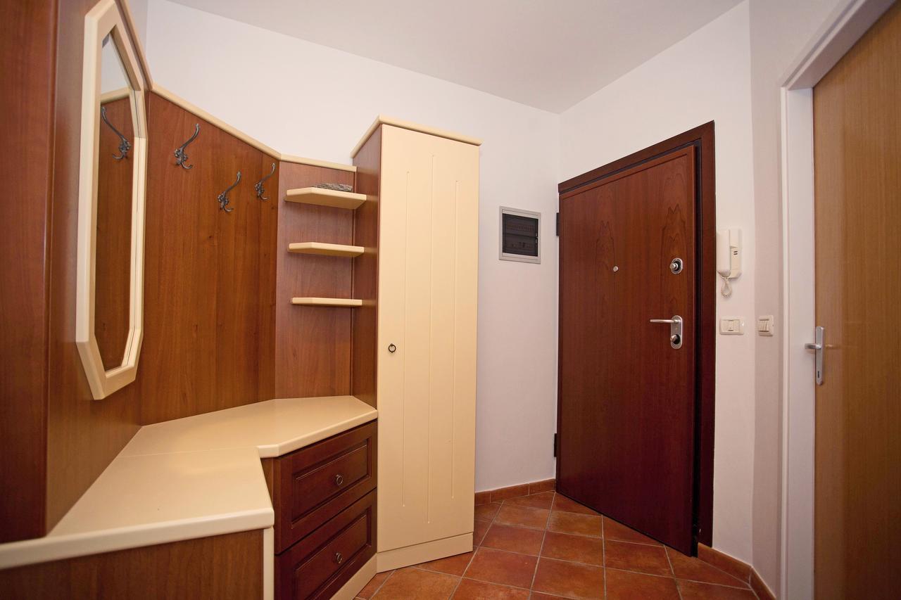 Apartment Pia Ровінь Екстер'єр фото